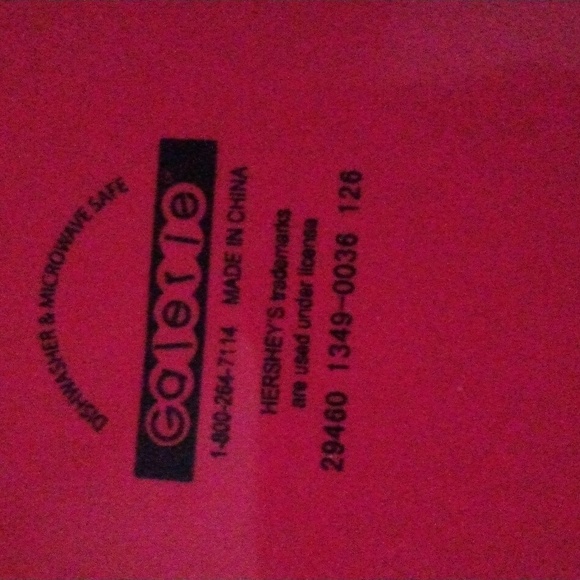 Hershey Chocolate Red Oversized Mug - Picture 3 of 6